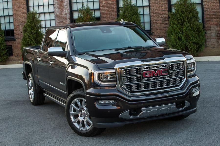  GMC Sierra 1500 Denali Crew Cab 2015 года  (фото 2 из 14)
